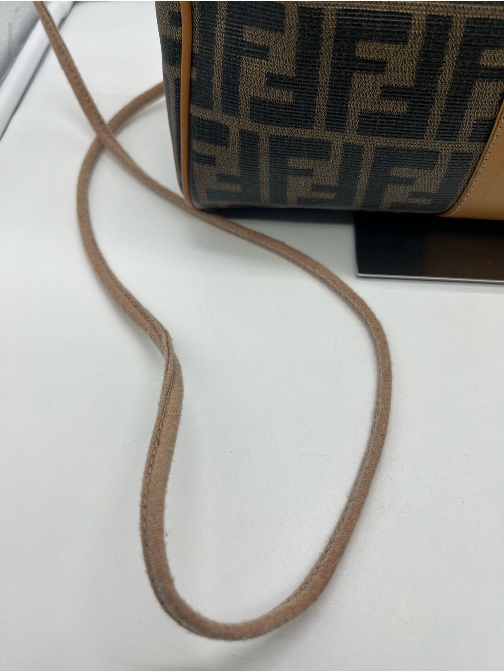 FENDI VINTAGE Zucca FF Monogram Coated Canvas Medium Tan Leather Trim Crossbody - Picture 5 of 17